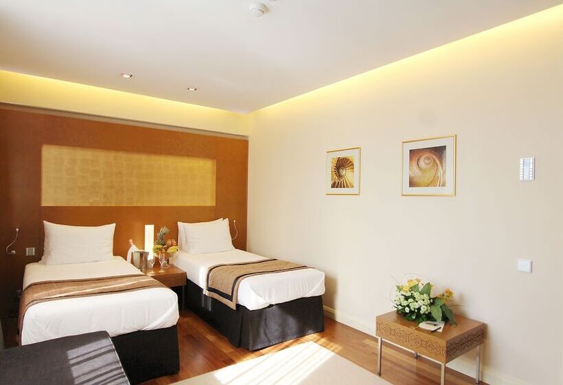 اتاق استاندارد یک نفره, The Dostyk