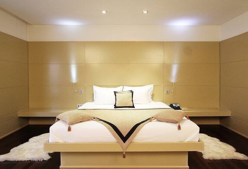 سوئیت پرزیدنت, The Dostyk