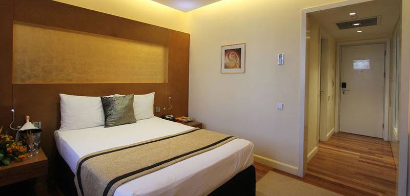 اتاق استاندارد یک نفره, The Dostyk