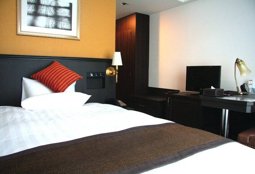 غرفة قياسية فردية, The Italia Ken