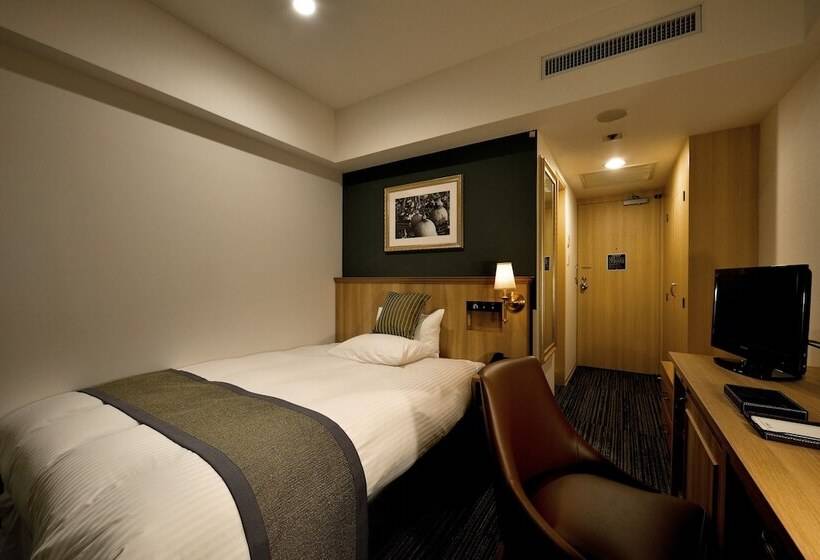 标准单人间, The Italia Ken