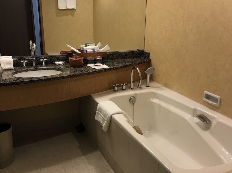 Номер Executive Вид на Парк, The Yokohama Bay Hotel Tokyu