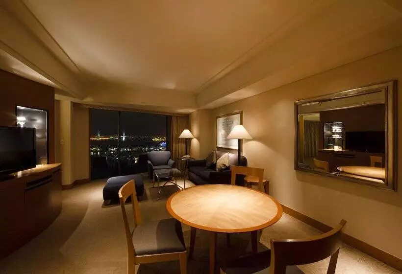 سوئیت با چشم‌انداز, The Yokohama Bay Hotel Tokyu