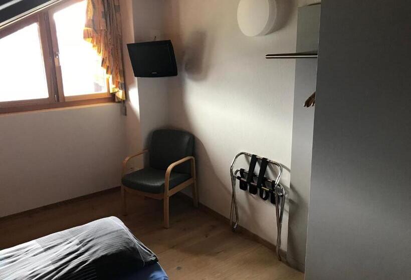 اتاق اکونومی, Restaurant Kulm