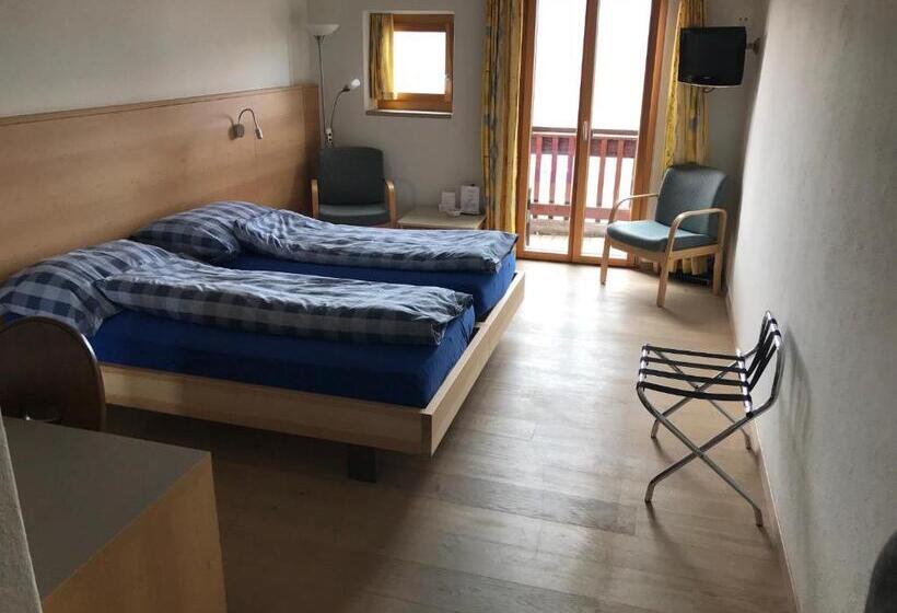 اتاق استاندارد با چشمانداز, Restaurant Kulm