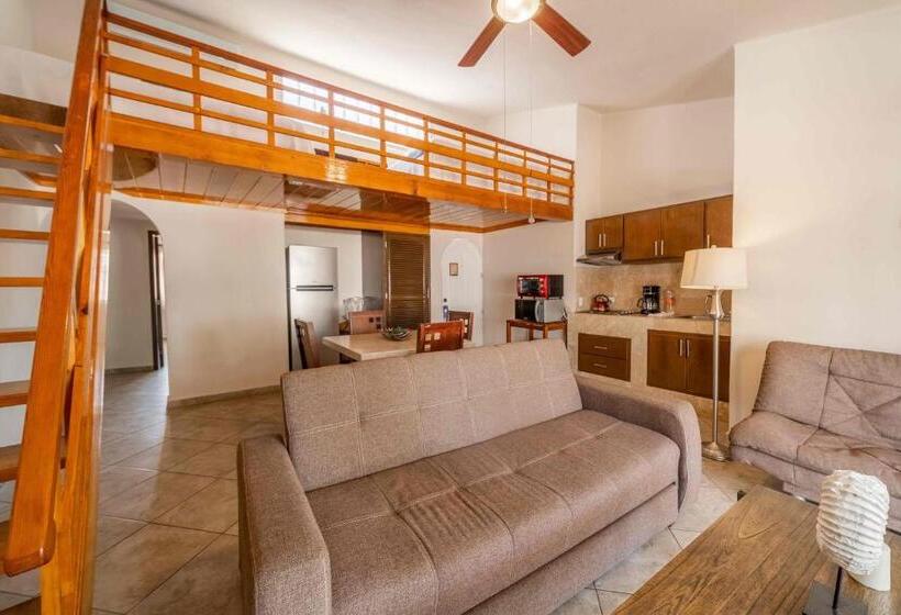 سوئیت با بالکن, & Suites El Moro