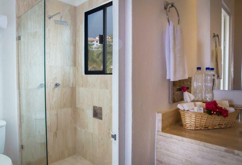 带观景的标准间, Flamingo Vallarta Hotel & Marina