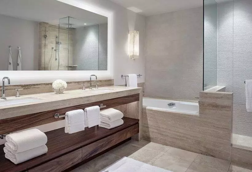 سوییت با چشم‌انداز دریا, Four Seasons Resort Punta Mita