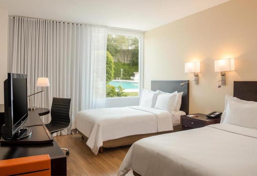 غرفه قياسيه سريرين مزدوجين, Fiesta Inn Express Perinorte