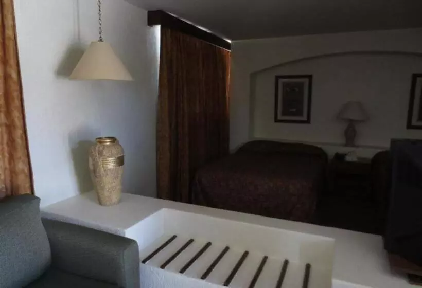 スーペリアールーム, Las Palmas Midway Inn