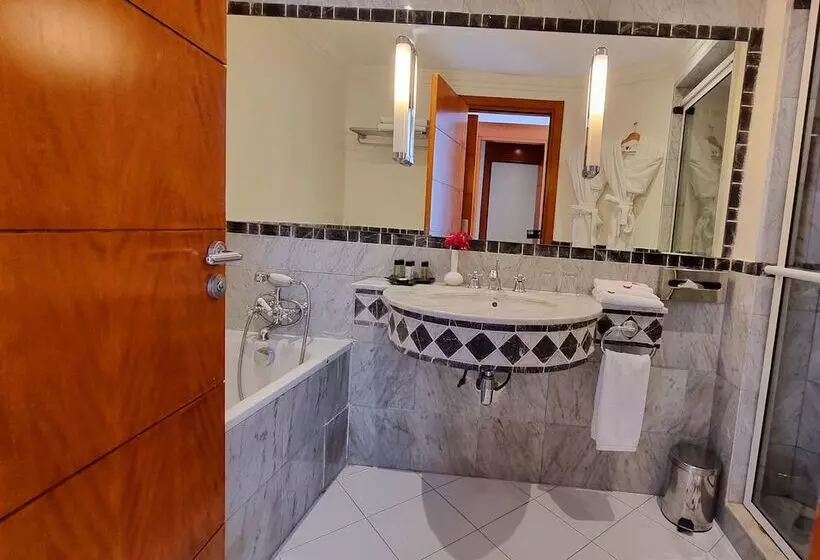سوئیت اجرایی با چشم‌انداز دریا, Marina Smir Hotel & Spa