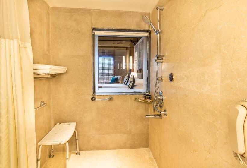 اتاق کلاسیک, The Soaltee Kathmandu