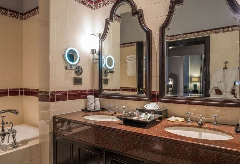 سوییت لوکس, The Strand Yangon