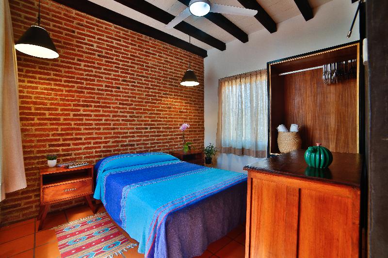 Suite, Paradise Village
