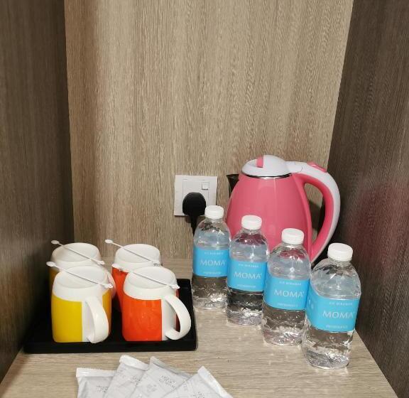 غرفة عائلية, Alpha