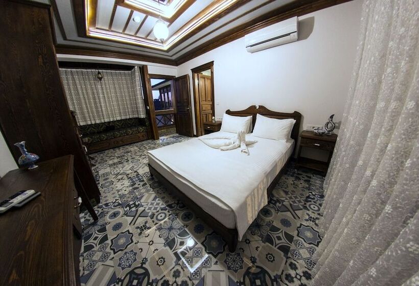 Люкс, Mary S House