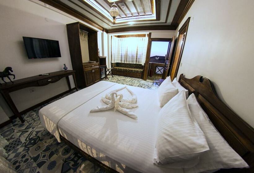 Люкс, Mary S House