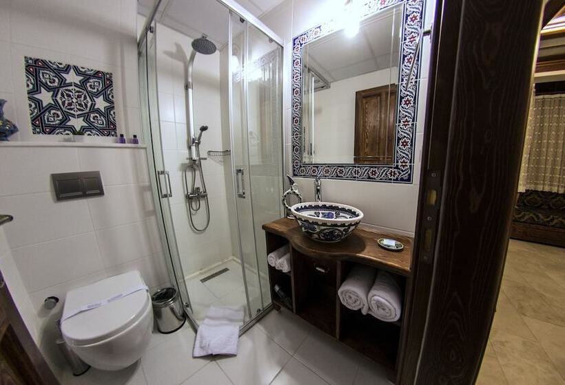 Люкс, Mary S House