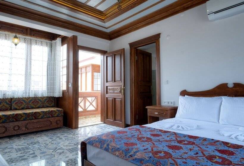 Люкс, Mary S House