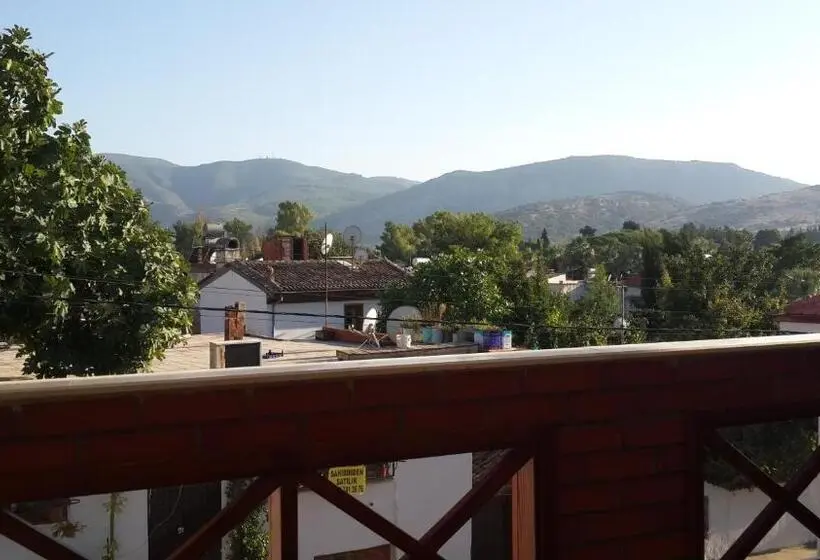 Sviitti, Mary S House