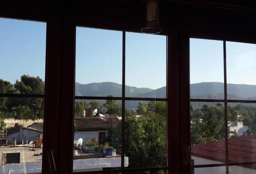 Люкс, Mary S House