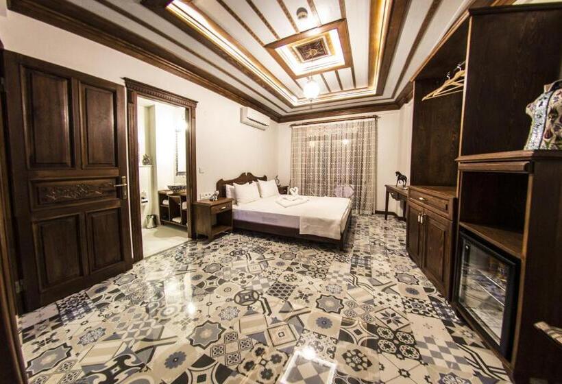 Семейный Номер, Mary S House