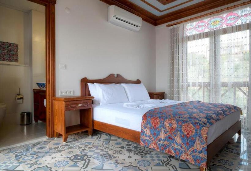 Люкс, Mary S House