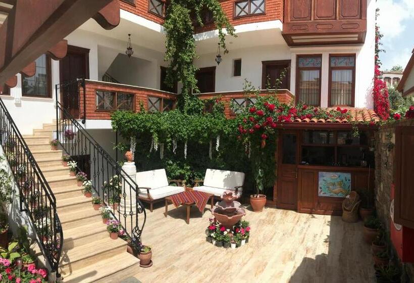 Семейный Номер, Mary S House