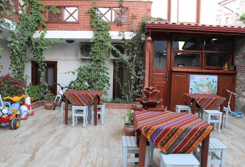 Семейный Номер, Mary S House