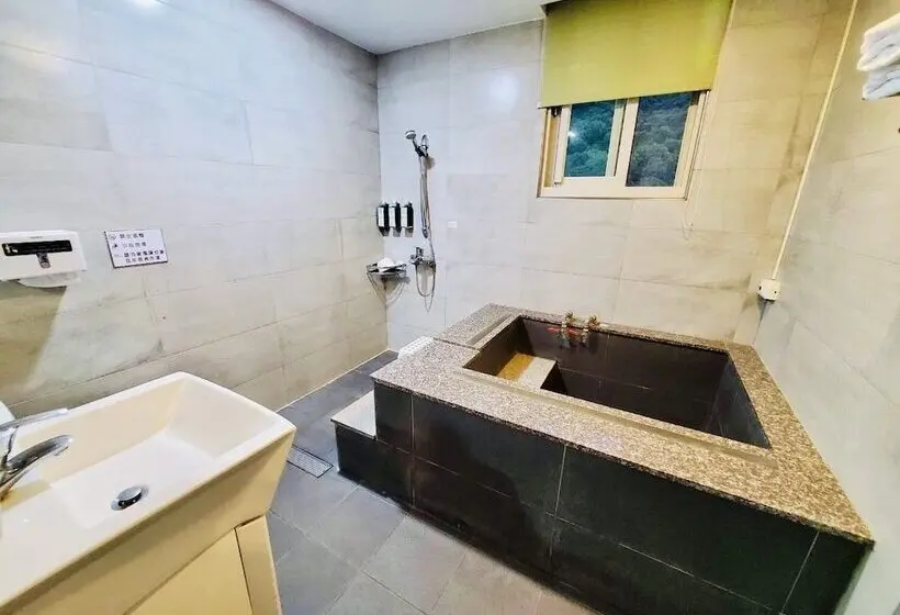 Economy Quadruple Room, Slow Wow Hot Spring