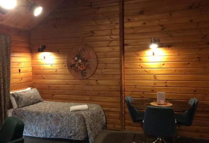 کلبه ییلاقی, Alpine Lodge Motel