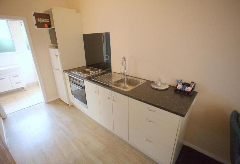 패밀리 스위트, Alpine Lodge Motel