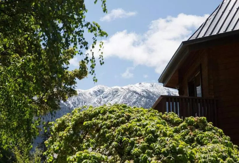 سوییت سوپریور, Alpine Lodge Motel