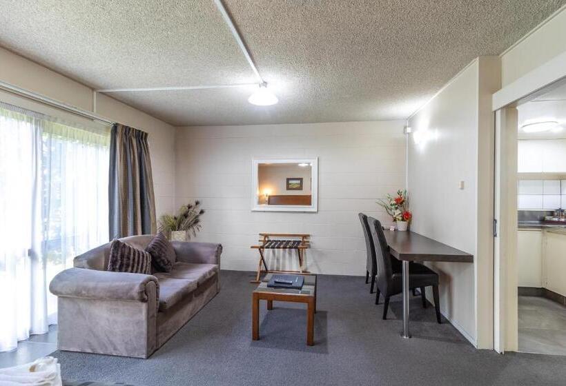 إستوديو قياسى, Admirals Motor Inn