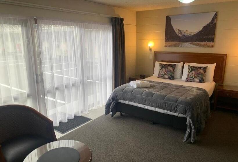 إستوديو قياسى, Admirals Motor Inn