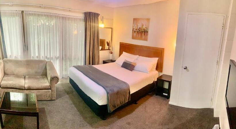 Студия Стандарт, Admirals Motor Inn
