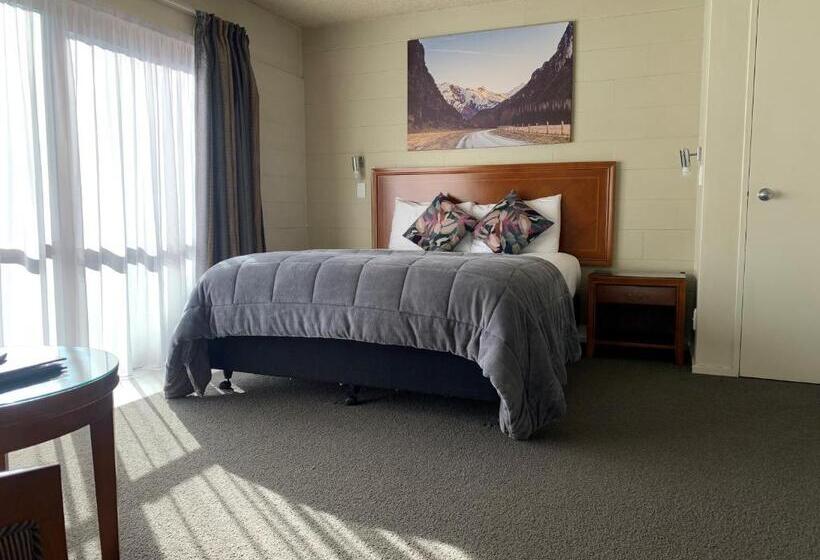 إستوديو قياسى, Admirals Motor Inn