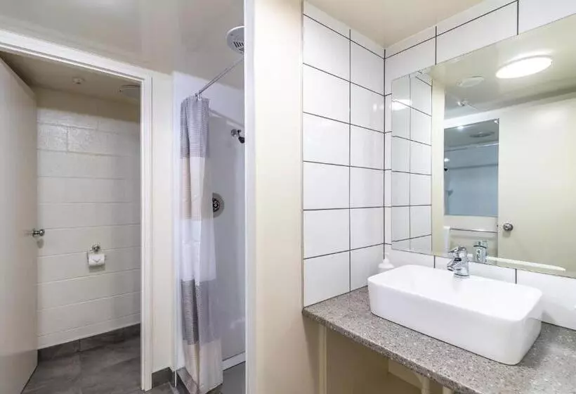 エコノミーワンルーム, Admirals Motor Inn