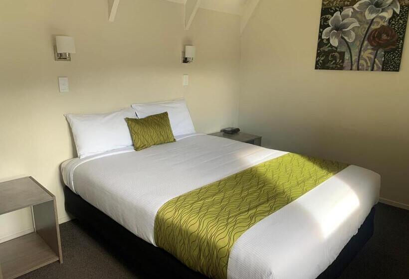 شقة غرفتين, Admirals Motor Inn