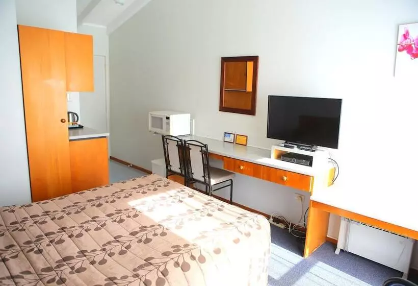 استودیوی استاندارد, Motel Six