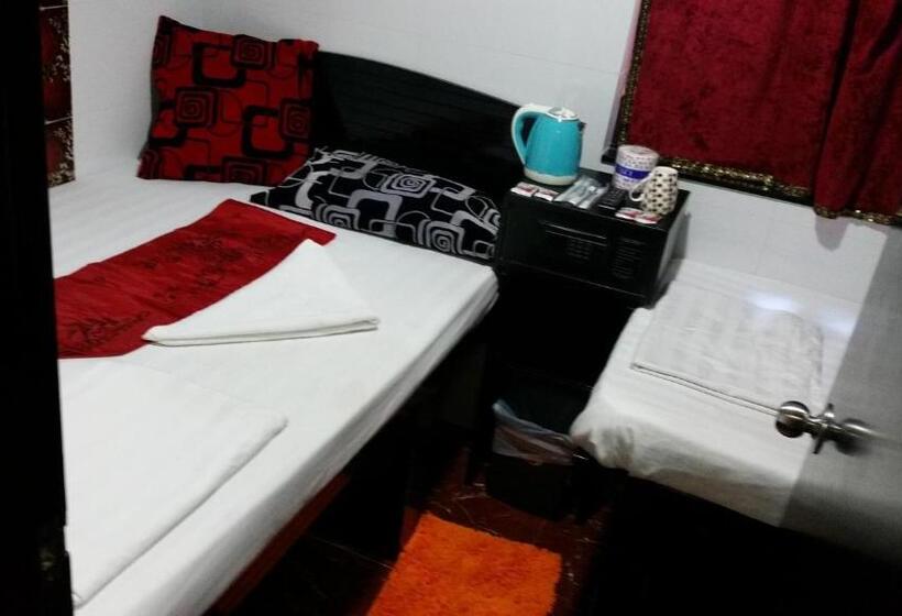 اتاق استاندارد سه نفره, Castle Inn