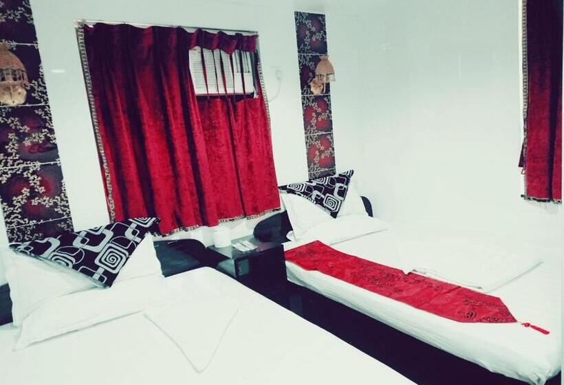 اتاق خانوادگی, Castle Inn