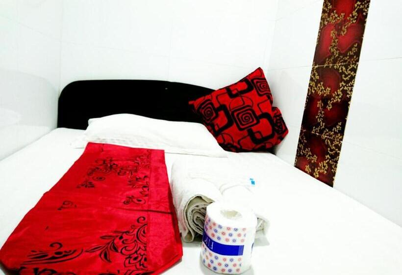 اتاق خانوادگی, Castle Inn