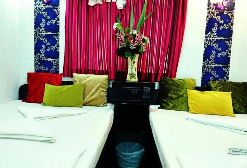 اتاق خانوادگی, Castle Inn