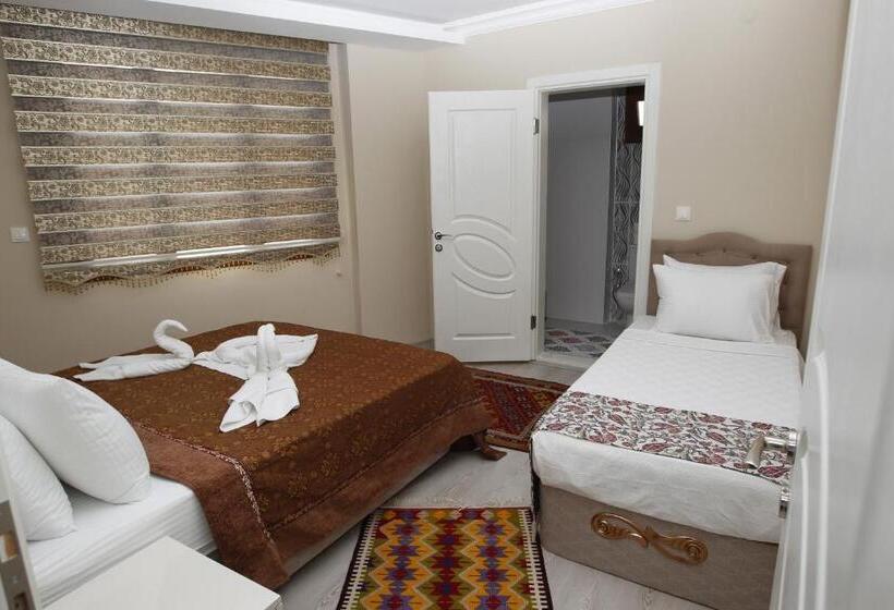 家庭间, Ephesus Palaces