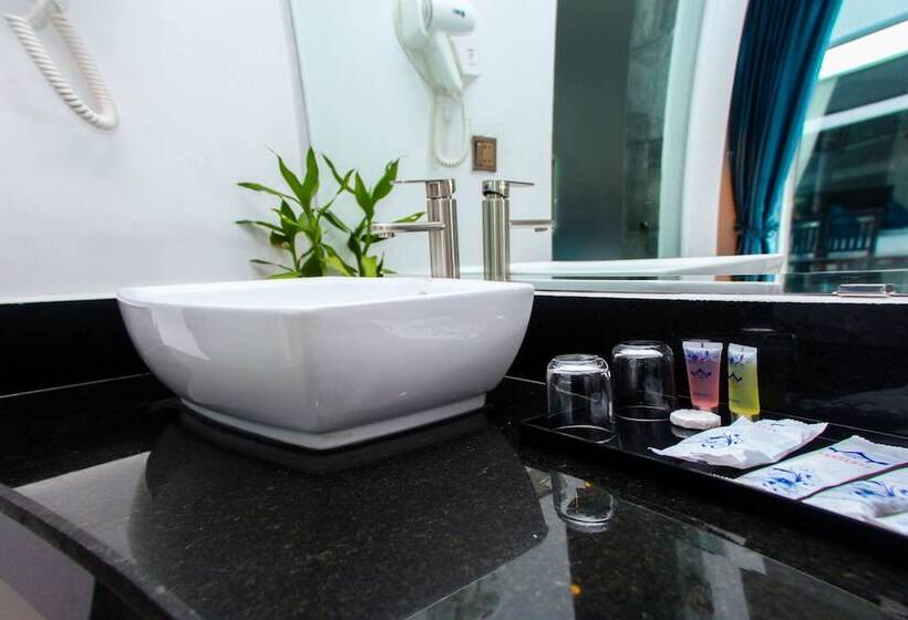 豪华房间, Good Time Boutique