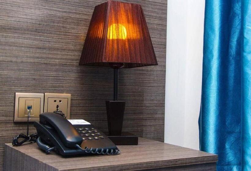 高级大房间, Good Time Boutique