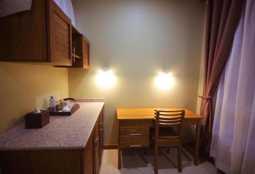 سوییت خانوادگی, Masailand Safari Lodge