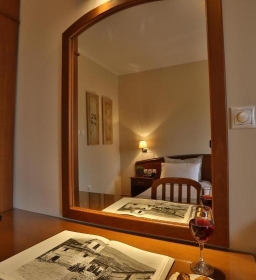 トリプルクラシックルーム, Xenios Dias Boutique