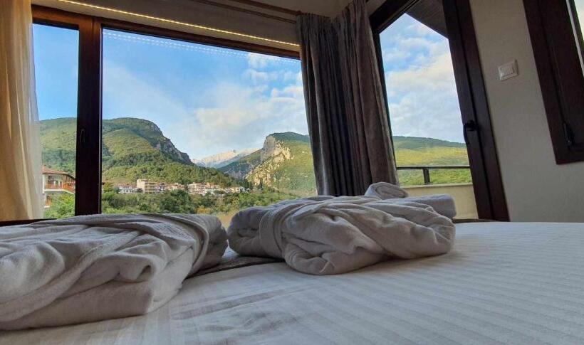 マウンテンビュースイート, Xenios Dias Boutique